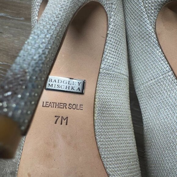 Badgley Mischka Drama Platino Matallic Mesh Pump Women's Size 7 - Picture 5 of 7